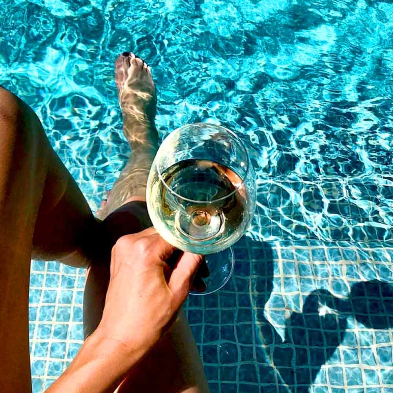 Wine glass reusable transparent plastic